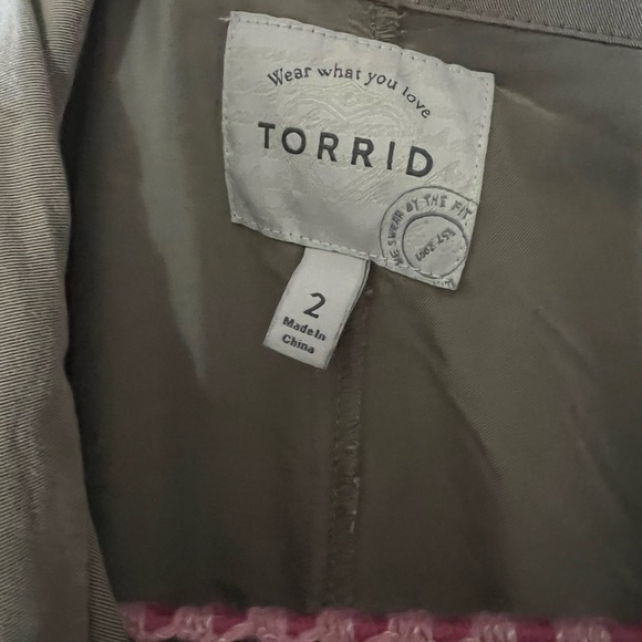 Torrid 2 Plus cinch waist trench coat, light fall or spring jacket - Picture 5 of 5